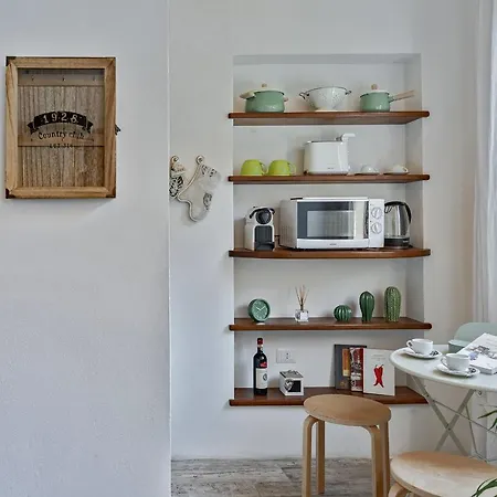 Via Avelli, 4 - Charming - Delightful And Bright 3rd-floor Without Elevator, Overlooking One Of Florence's Beautiful Squares, Exceptionally Located For Exploring The *