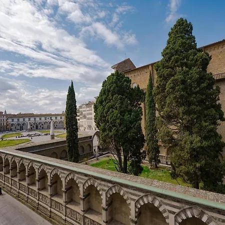 Charm: Piazza View *