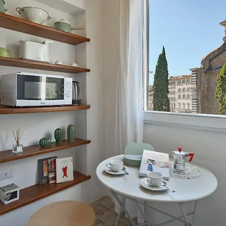 Apartment Charm: Piazza View