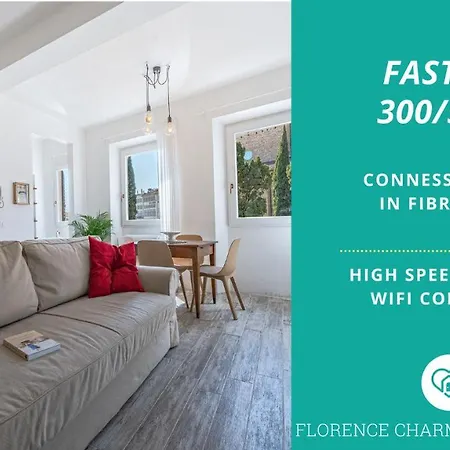 Charm: Piazza View Apartment Florence