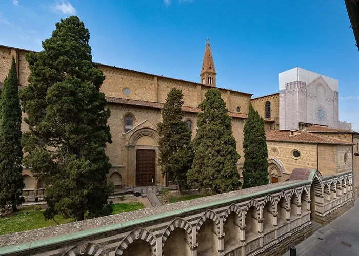 Via Avelli, 4 - Daniela - Charming - Delightful And Bright 3rd-floor Without Elevator, Overlooking One Of Florence's Beautiful Squares, Exceptionally Located For Exploring The Daire Floransa