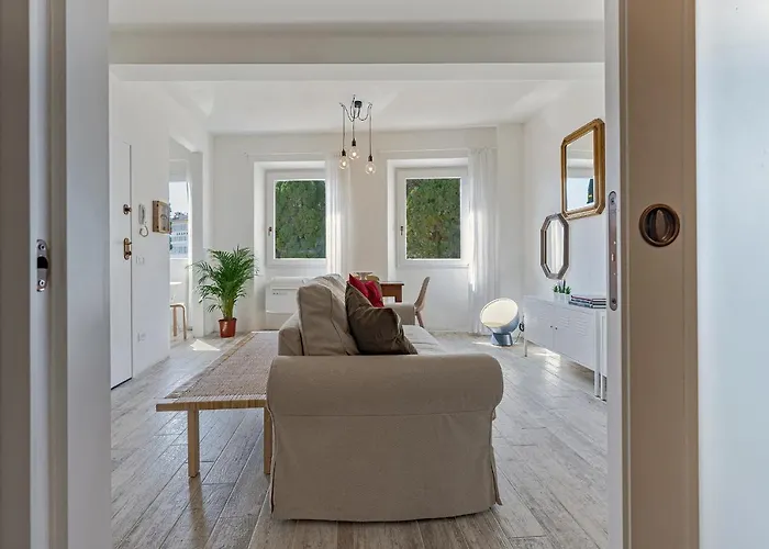 Daire Via Avelli, 4 - Daniela - Charming - Delightful And Bright 3rd-floor Without Elevator, Overlooking One Of Florence's Beautiful Squares, Exceptionally Located For Exploring The *