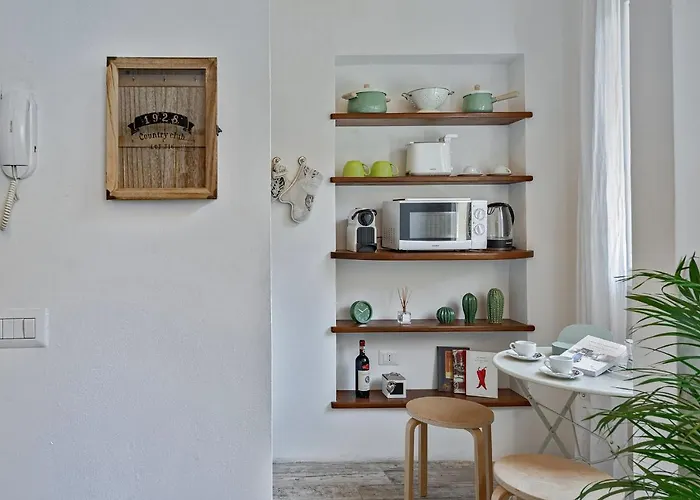 Via Avelli, 4 - Daniela - Charming - Delightful And Bright 3rd-floor Without Elevator, Overlooking One Of Florence's Beautiful Squares, Exceptionally Located For Exploring The *