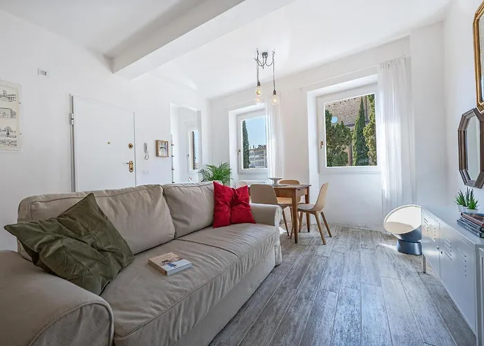Via Avelli, 4 - Daniela - Charming - Delightful And Bright 3rd-floor Without Elevator, Overlooking One Of Florence's Beautiful Squares, Exceptionally Located For Exploring The Daire *