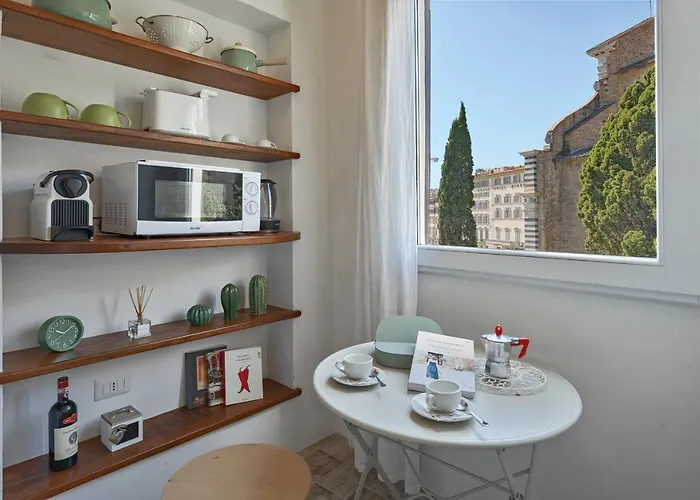 Daire Via Avelli, 4 - Daniela - Charming - Delightful And Bright 3rd-floor Without Elevator, Overlooking One Of Florence's Beautiful Squares, Exceptionally Located For Exploring The