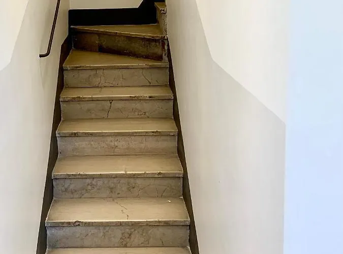 Via Avelli, 4 - Daniela - Charming - Delightful And Bright 3rd-floor Without Elevator, Overlooking One Of Florence's Beautiful Squares, Exceptionally Located For Exploring The